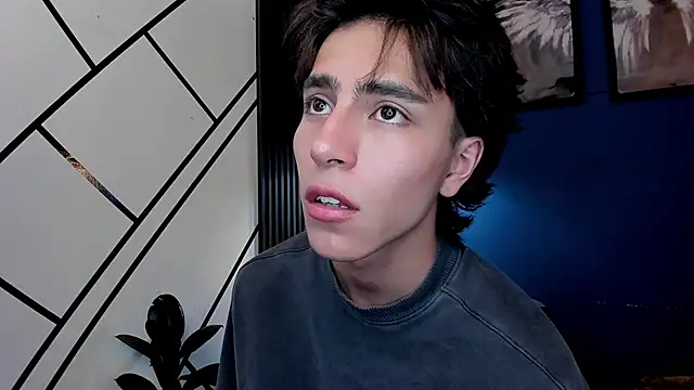 Christopher 77 online show from December 16, 2025, 7:40 pm