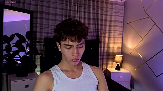 Christopher 77 online show from October 10, 2025, 4:35 am