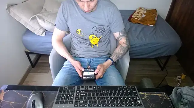 Snapshot of bossking017 chatting on March 9, 2025, 5:39 pm bossking017 online show from March 9, 2025, 5:39 pm