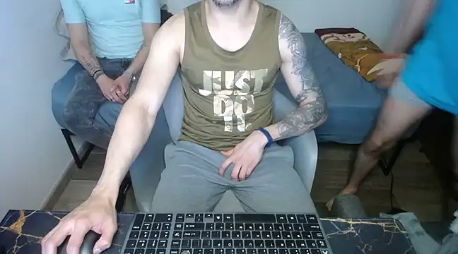 Snapshot of bossking017 chatting on March 13, 2025, 9:37 pm bossking017 online show from March 13, 2025, 9:37 pm