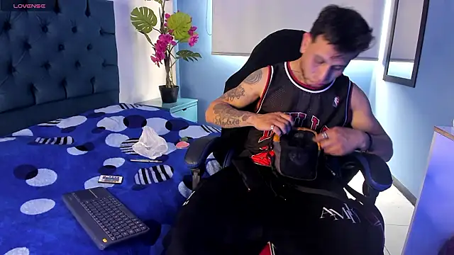 Snapshot of Thonixxx_mr chatting on March 2, 2026, 7:21 pm Thonixxx mr online show from March 2, 2026, 7:21 pm