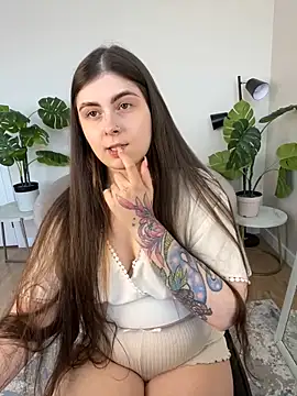 Snapshot of Lovely_Waifu chatting on June 16, 2026, 2:17 pm Lovely Waifu online show from June 16, 2026, 2:17 pm