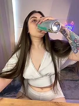 Snapshot of Lovely_Waifu chatting on May 17, 2026, 3:34 pm Lovely Waifu online show from May 17, 2026, 3:34 pm