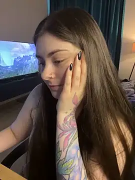 Snapshot of Lovely_Waifu chatting on May 6, 2026, 12:20 pm Lovely Waifu online show from May 6, 2026, 12:20 pm