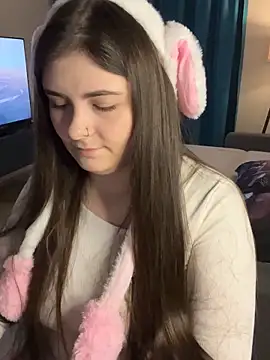 Lovely Waifu online show from April 5, 2026, 11:06 am