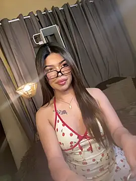 Nyxie luxx online show from July 1, 2026, 11:32 am