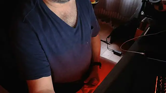 Hairyfred73 online show from June 23, 2026, 4:32 am