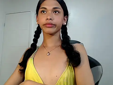 urcurlydiva online show from November 8, 2025, 6:28 am