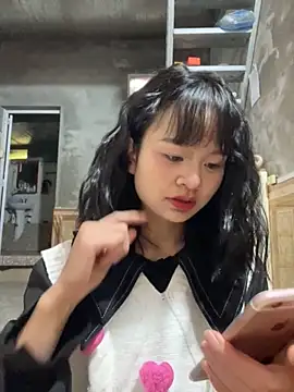 Snapshot of Daisy018 chatting on December 5, 2025, 4:55 am Daisy018 online show from December 5, 2025, 4:55 am