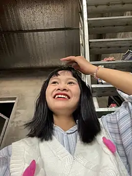 Snapshot of Daisy018 chatting on November 15, 2025, 6:17 am Daisy018 online show from November 15, 2025, 6:17 am