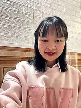 Snapshot of Daisy018 chatting on November 28, 2025, 5:18 am Daisy018 online show from November 28, 2025, 5:18 am