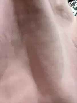 Snapshot of Daisy018 chatting on December 15, 2025, 4:07 am Daisy018 online show from December 15, 2025, 4:07 am