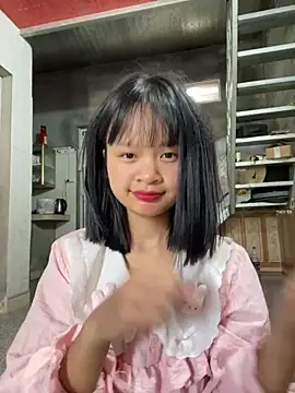 Snapshot of Daisy018 chatting on October 22, 2025, 8:03 am Daisy018 online show from October 22, 2025, 8:03 am