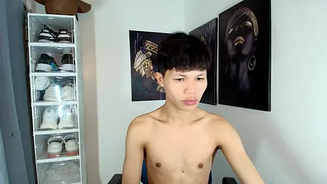 Snapshot of crazyasiantwink chatting on November 23, 2025, 5:45 pm crazyasiantwink online show from November 23, 2025, 5:45 pm