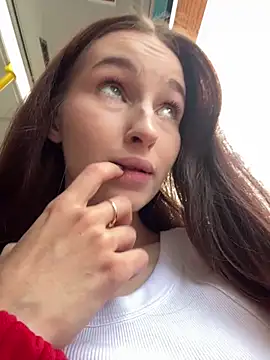 SnappyHappy online show from September 18, 2025, 12:30 pm