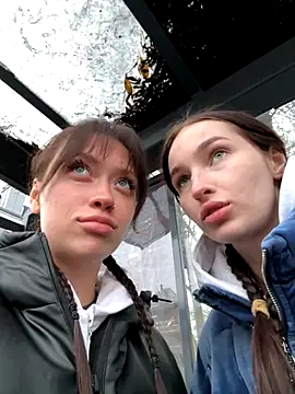 SnappyHappy online show from November 25, 2025, 12:38 pm