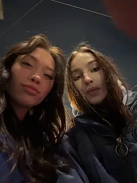 SnappyHappy online show from November 19, 2025, 2:39 pm