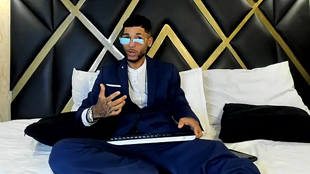 Thiagoferreti online show from February 5, 2026, 3:35 am