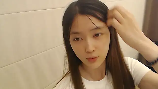 Mimi-cnbaby online show from May 14, 2026, 1:41 pm