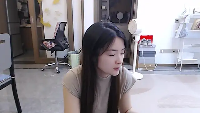 Mimi-cnbaby online show from May 11, 2026, 11:44 am