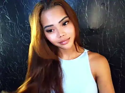 Snapshot of ur_holly_lexie chatting on December 4, 2025, 5:34 pm ur holly lexie online show from December 4, 2025, 5:34 pm