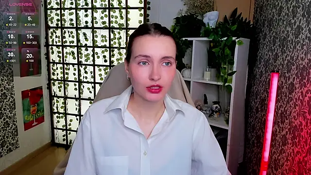 Snapshot of Elis_Cherry chatting on October 20, 2025, 2:02 am Elis Cherry online show from October 20, 2025, 2:02 am