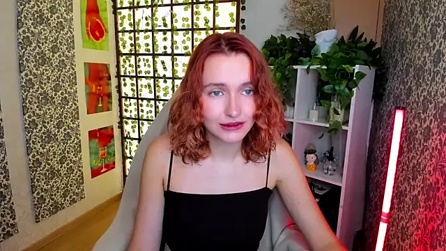 Snapshot of Elis_Cherry chatting on September 13, 2025, 1:49 am Elis Cherry online show from September 13, 2025, 1:49 am