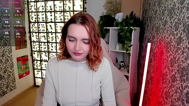 Snapshot of Elis_Cherry chatting on October 18, 2025, 2:13 am Elis Cherry online show from October 18, 2025, 2:13 am