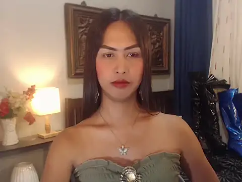 Nathalieheartt online show from July 9, 2026, 1:32 pm