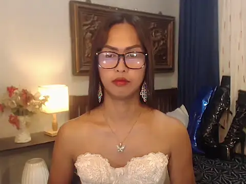 Nathalieheartt online show from June 25, 2026, 7:24 am