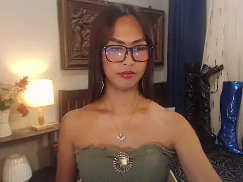 Nathalieheartt online show from July 6, 2026, 3:03 pm