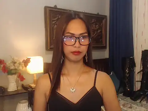 Nathalieheartt online show from June 23, 2026, 3:04 am