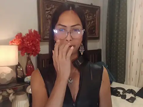 Nathalieheartt online show from July 27, 2026, 1:51 pm