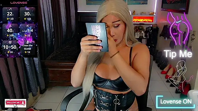 Snapshot of AubreySaint chatting on May 6, 2026, 4:22 pm AubreySaint online show from May 6, 2026, 4:22 pm