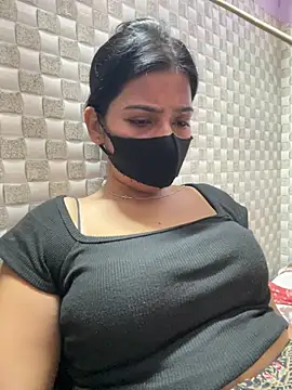 Hot Jaanvi  online show from June 14, 2026, 5:03 pm