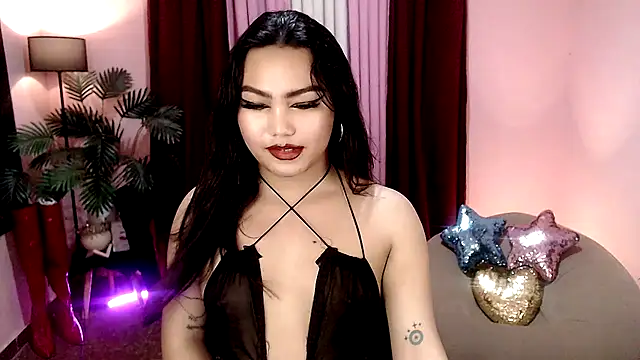 Unique Maya online show from November 15, 2025, 3:16 pm