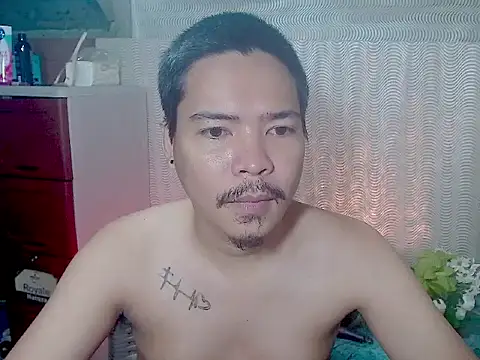 Snapshot of MANIACasianX chatting on October 19, 2025, 11:24 am MANIACasianX online show from October 19, 2025, 11:24 am