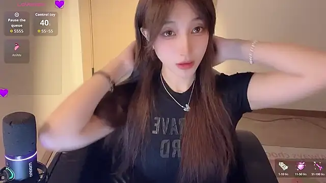 Snapshot of Seraphina-se chatting on June 9, 2026, 7:48 pm Seraphina-se online show from June 9, 2026, 7:48 pm
