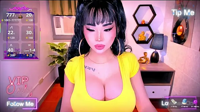 TriciaCumLoader online show from April 11, 2026, 7:39 pm