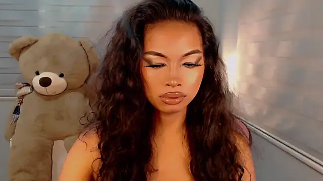 Snapshot of KathRouge chatting on October 16, 2025, 4:15 pm KathRouge online show from October 16, 2025, 4:15 pm