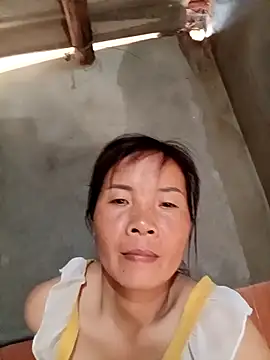 Snapshot of Harmony92 chatting on October 19, 2025, 5:10 am Harmony92 online show from October 19, 2025, 5:10 am