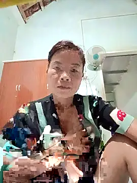 Snapshot of Harmony92 chatting on October 27, 2025, 12:00 am Harmony92 online show from October 27, 2025, 12:00 am