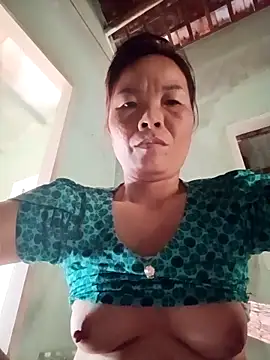 Snapshot of Harmony92 chatting on October 26, 2025, 7:20 am Harmony92 online show from October 26, 2025, 7:20 am