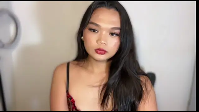Snapshot of sweetmika21 chatting on May 11, 2026, 12:50 pm sweetmika21 online show from May 11, 2026, 12:50 pm