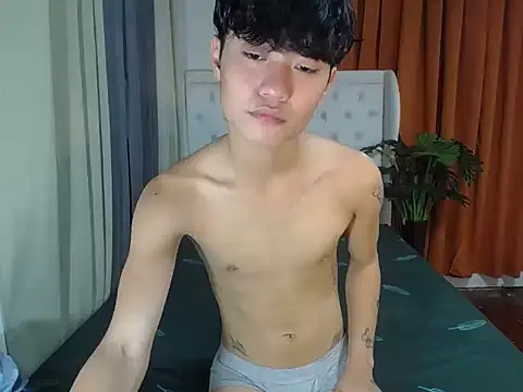 Snapshot of ur_little_secret chatting on April 10, 2026, 8:32 am ur little secret online show from April 10, 2026, 8:32 am