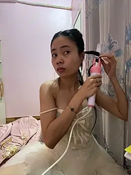 Snapshot of Dau-Tayy chatting on December 16, 2025, 7:23 am Dau-Tayy online show from December 16, 2025, 7:23 am