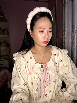 Snapshot of Dau-Tayy chatting on November 28, 2025, 10:15 am Dau-Tayy online show from November 28, 2025, 10:15 am