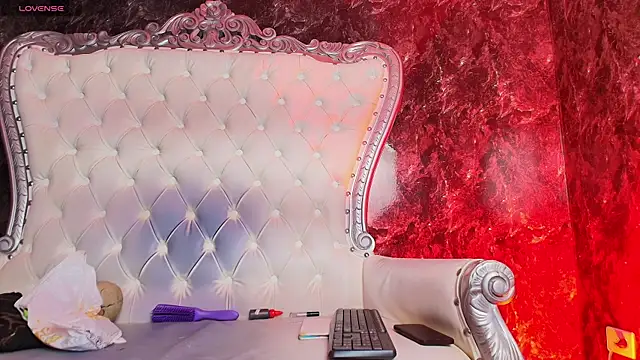 Snapshot of MirandaSould chatting on November 26, 2025, 1:55 pm MirandaSould online show from November 26, 2025, 1:55 pm