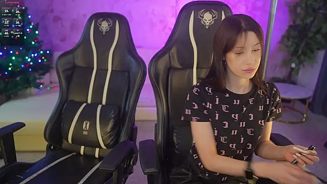 Selena Glow online show from December 21, 2025, 7:48 pm