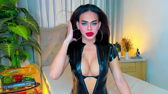 Snapshot of MochaliciousTransOnTop chatting on October 5, 2025, 6:53 pm MochaliciousTransOnTop online show from October 5, 2025, 6:53 pm